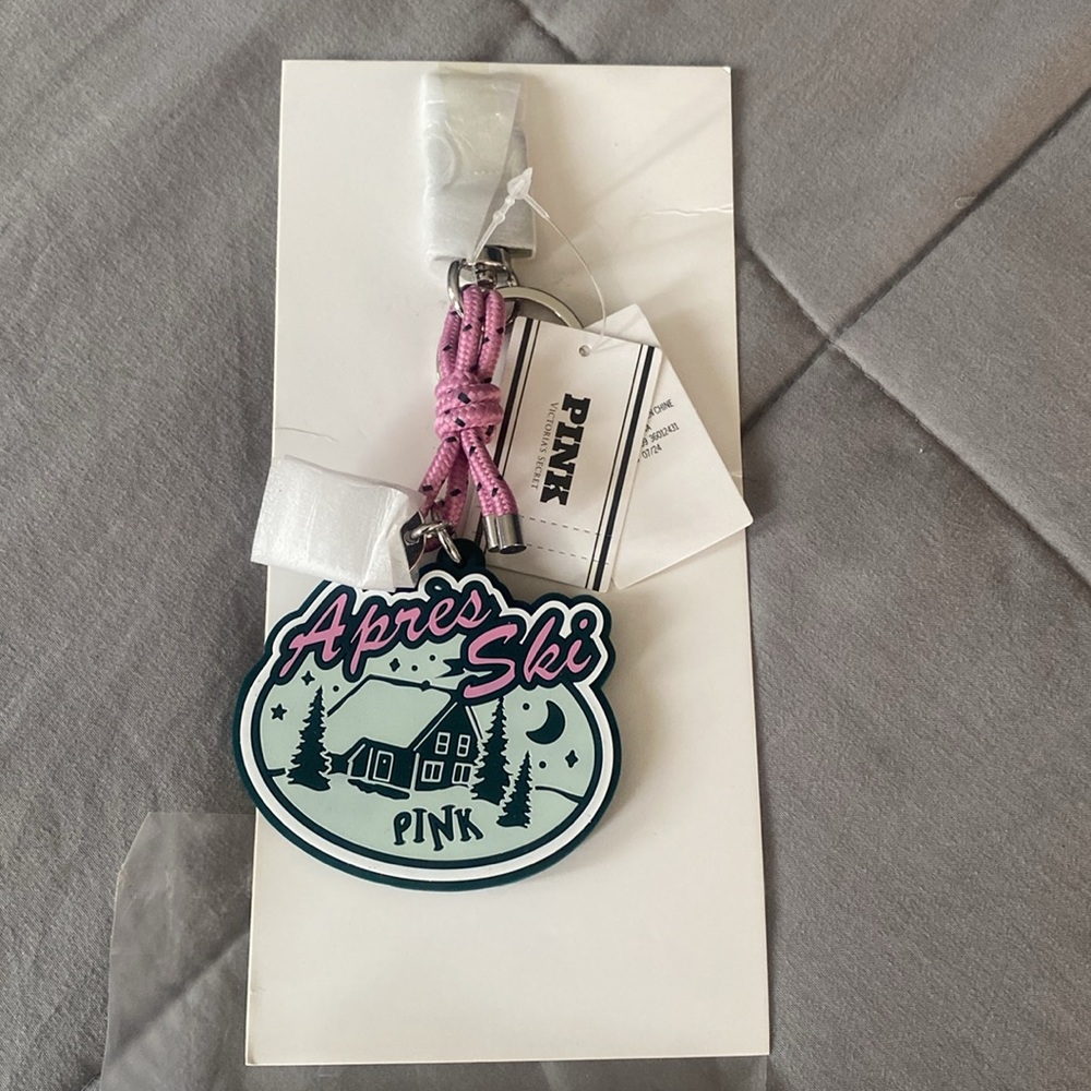 PINK Victoria's Secret Apres Ski Keychain - Picture 3 of 3